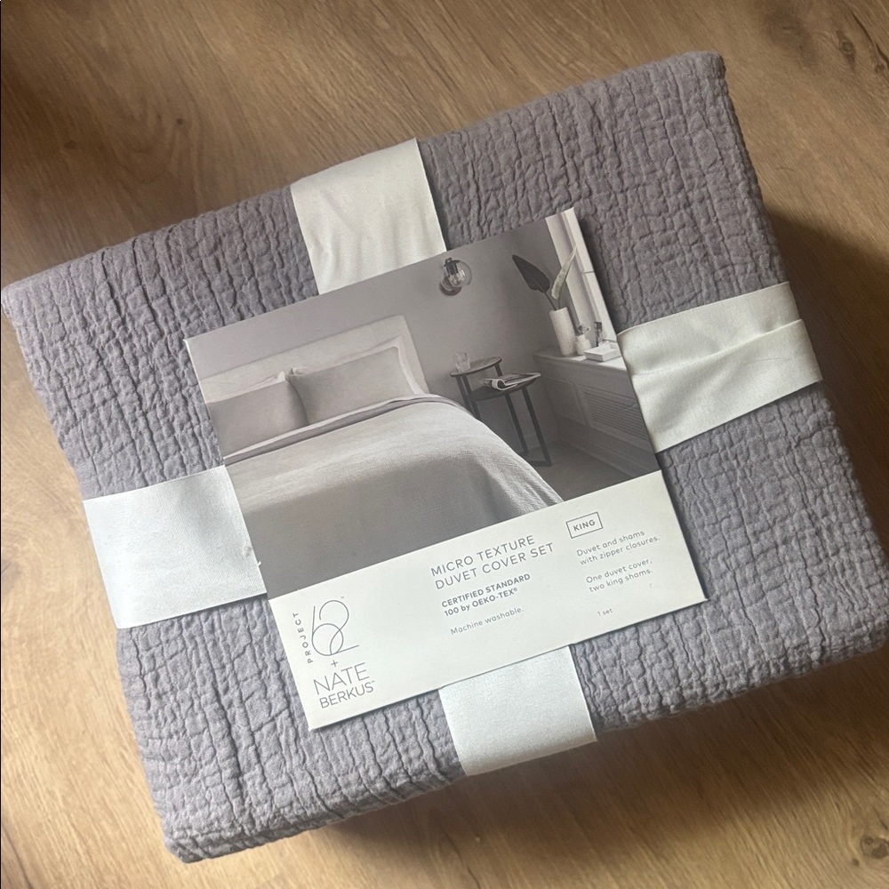 NWT Duvet Cover Set - King